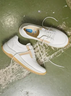 Wolky Comrie - wit/beige leer<DAMES Lage Veterschoenen|Wandelschoenen