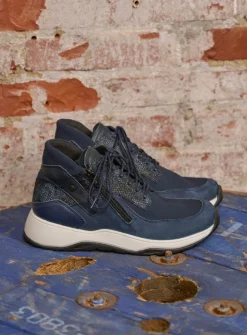 Wolky Crown S2F - blauw stretchleer<DAMES Hoge Veterschoenen|Wandelschoenen