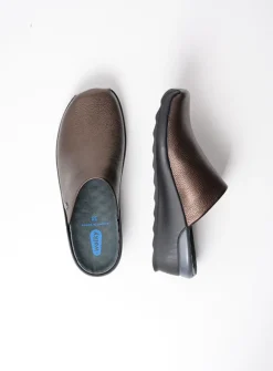 Wolky Go - brons leer<DAMES Slippers|Klompen