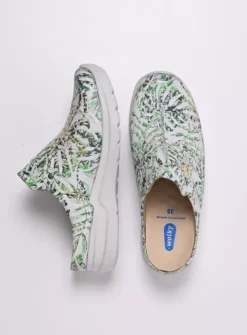 Wolky Holland DB - gebroken wit/groen nubuck<DAMES Slippers|Klompen