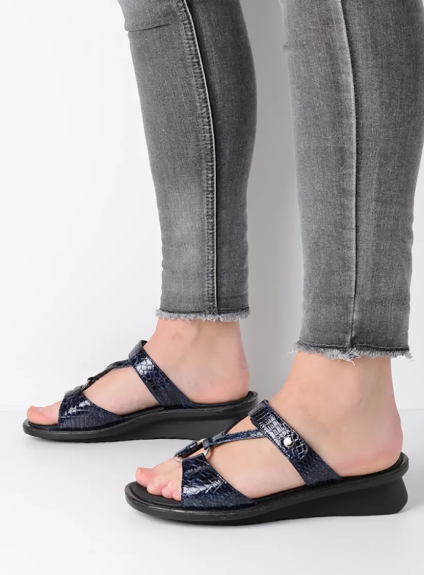 Wolky Isa - blauw crocolook lakleer<DAMES Slippers