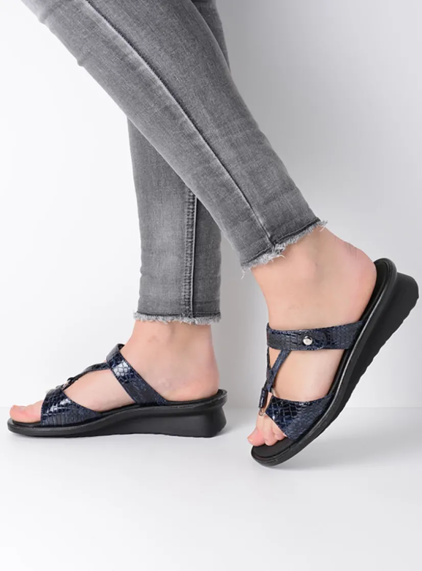 Wolky Isa - blauw crocolook lakleer<DAMES Slippers