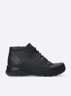 Wolky Lima - zwart leer<DAMES Hoge Veterschoenen|Wandelschoenen