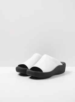 Wolky Nassau - wit leer<DAMES Slippers