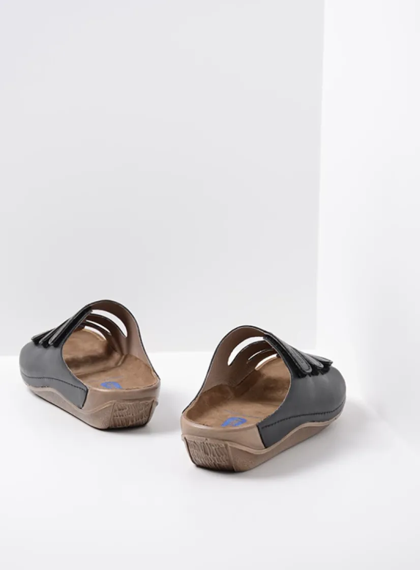 Wolky Nomad - zwart geolied leer<DAMES Slippers