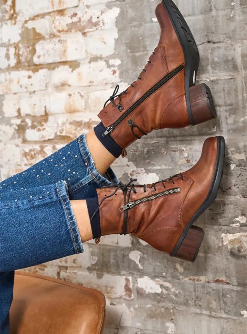 Wolky Rimbley - cognac leer<DAMES Veterlaarzen|Halfhoge Laarzen