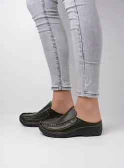 Wolky Roll Slide - forestgroen leer<DAMES Slippers|Klompen