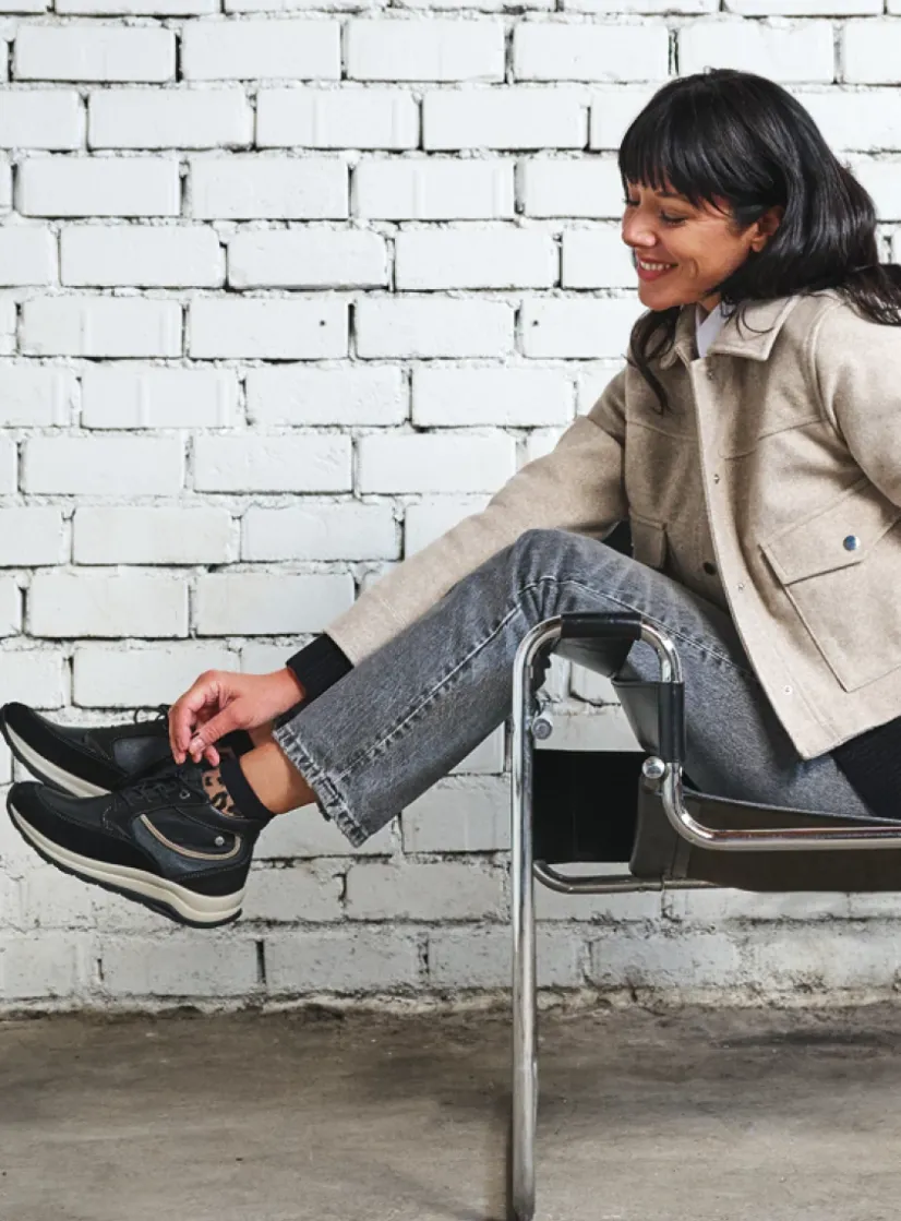 Wolky Scone - zwart combi leer<DAMES Hoge Veterschoenen|Wandelschoenen