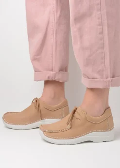 Wolky Seamy Shoe - beige nubuck<DAMES Lage Veterschoenen