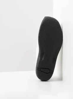 Wolky Seamy Slide - wit geprint leer<DAMES Slippers|Klompen