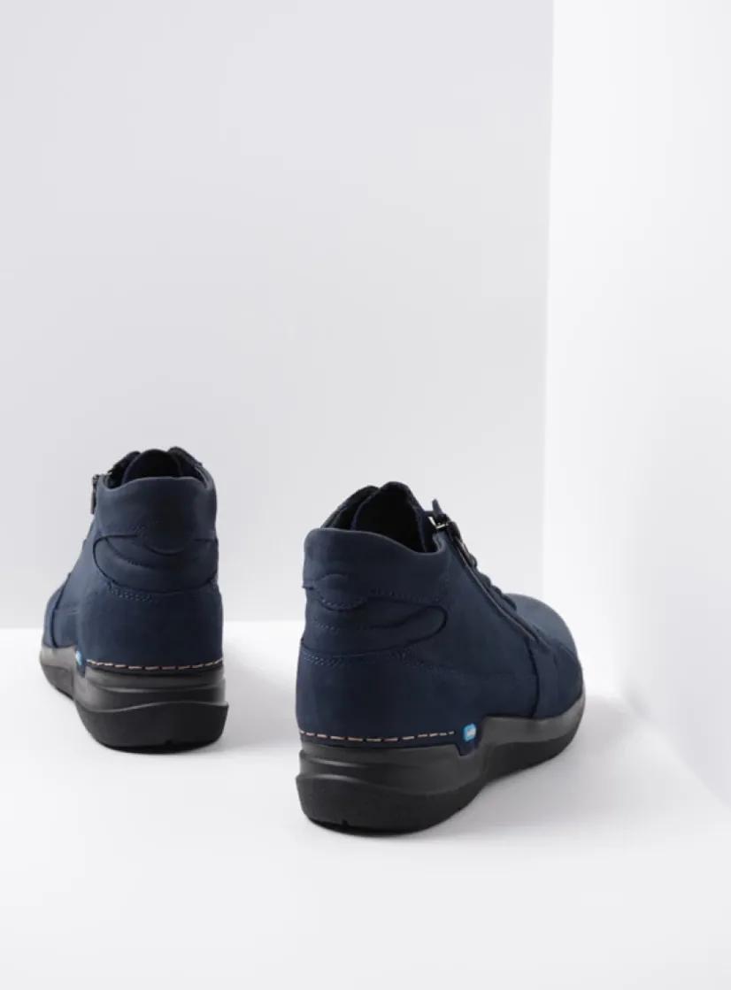 Wolky Why - blauw nubuck<DAMES Hoge Veterschoenen|Wandelschoenen
