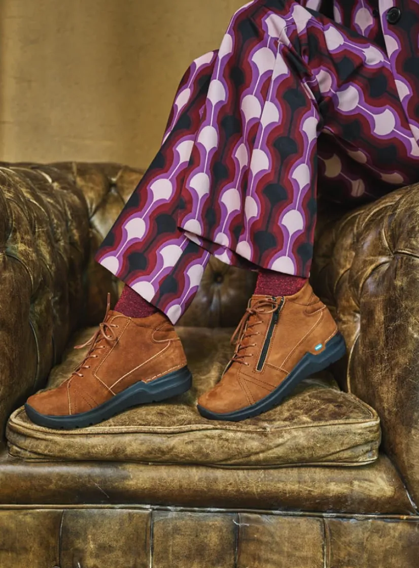 Wolky Why - cognac nubuck<DAMES Hoge Veterschoenen|Wandelschoenen