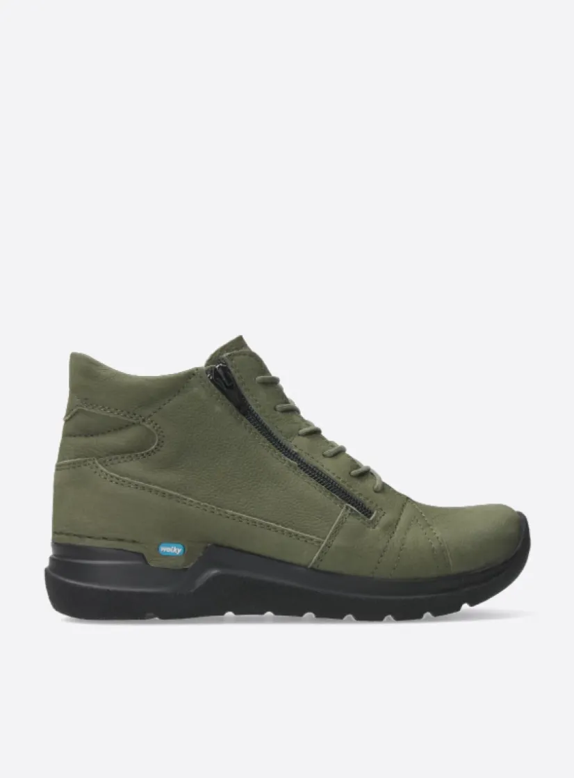 Wolky Why - pesto groen nubuck<DAMES Hoge Veterschoenen|Wandelschoenen