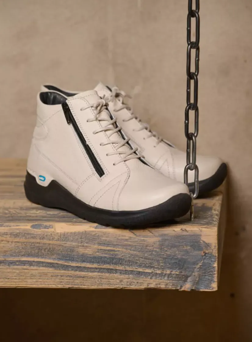 Wolky Why - wit leer<DAMES Hoge Veterschoenen|Wandelschoenen
