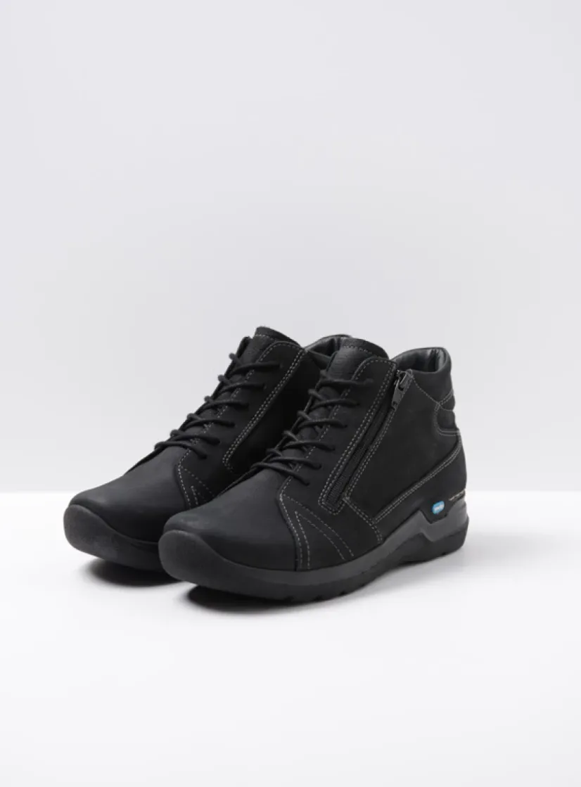 Wolky Why - zwart nubuck<DAMES Hoge Veterschoenen|Wandelschoenen