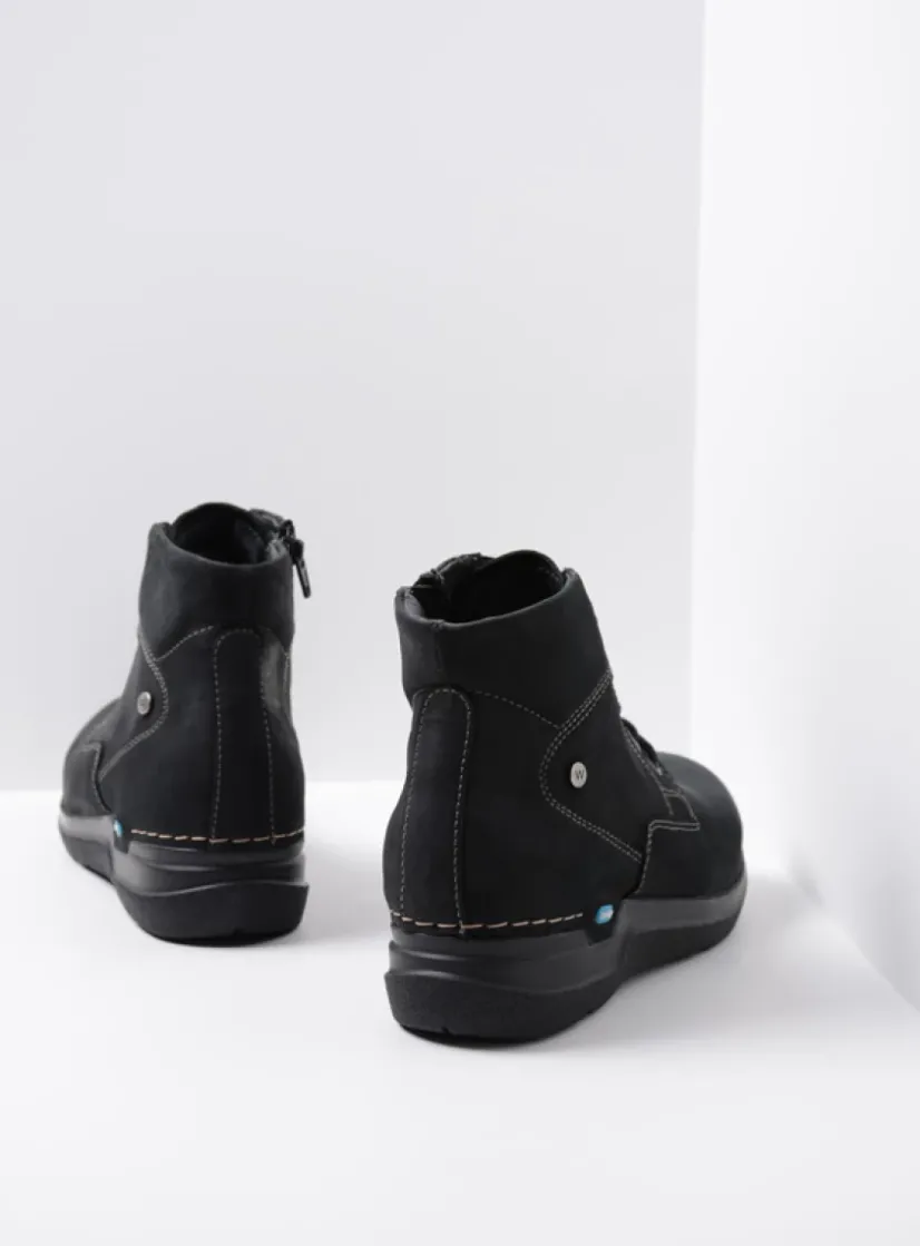 Wolky Whynot - zwart nubuck<DAMES Hoge Veterschoenen|Wandelschoenen